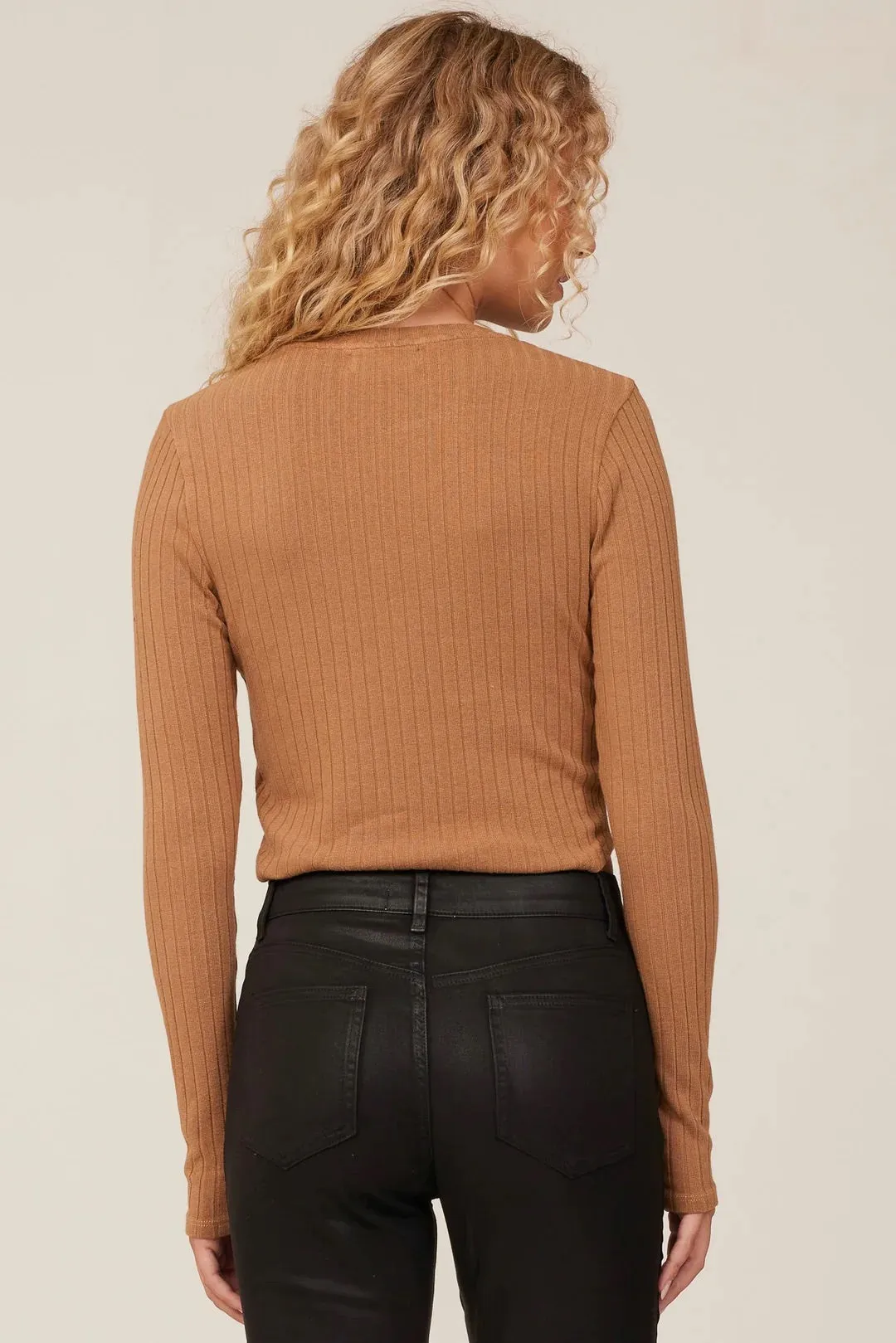 Bella Dahl Long Sleeve Crop Crew - ICED MOCHA