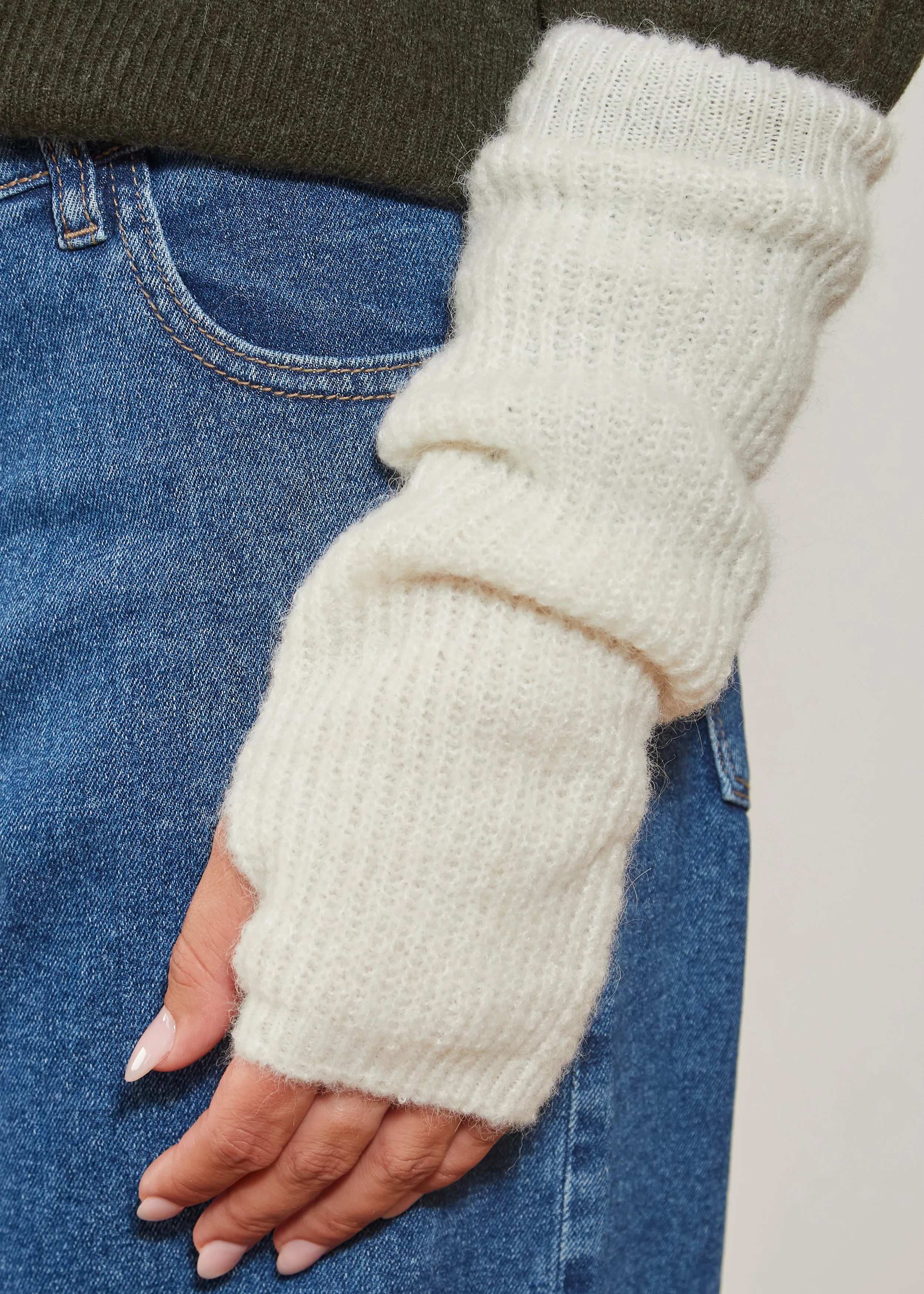 Lizano Milk Fingerless Gloves