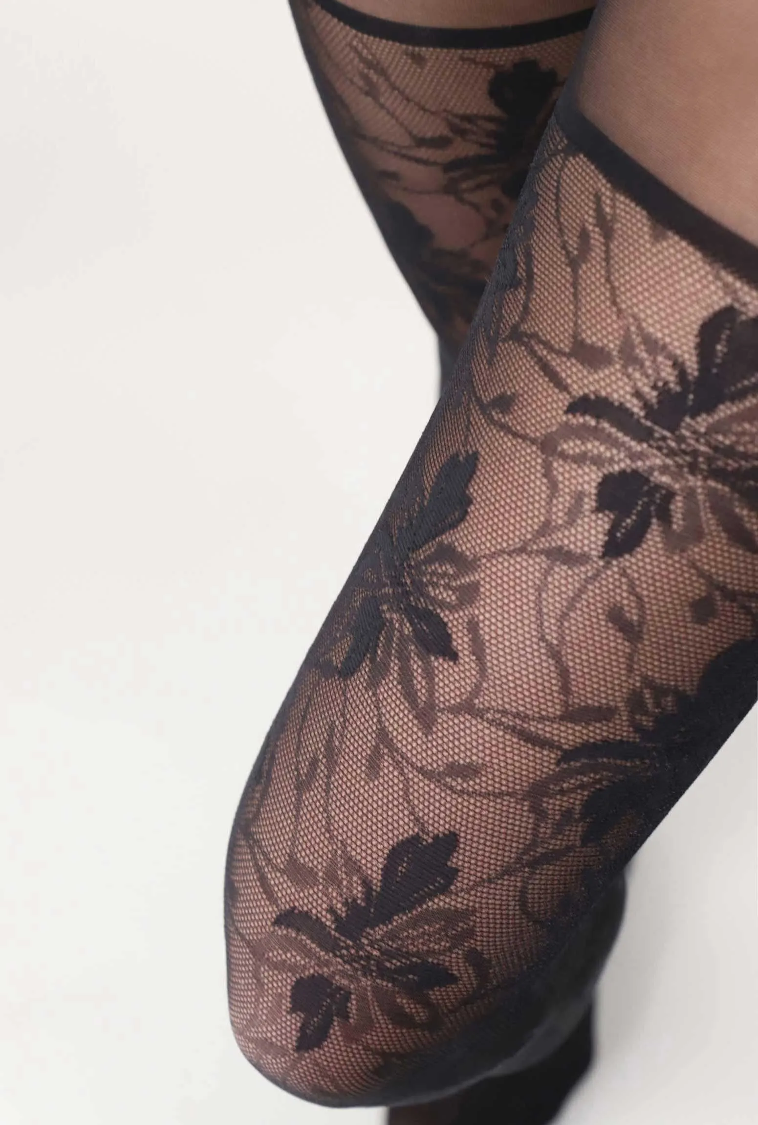 Oroblu Floral Semi Sheer Shock Up Lace Support Tights