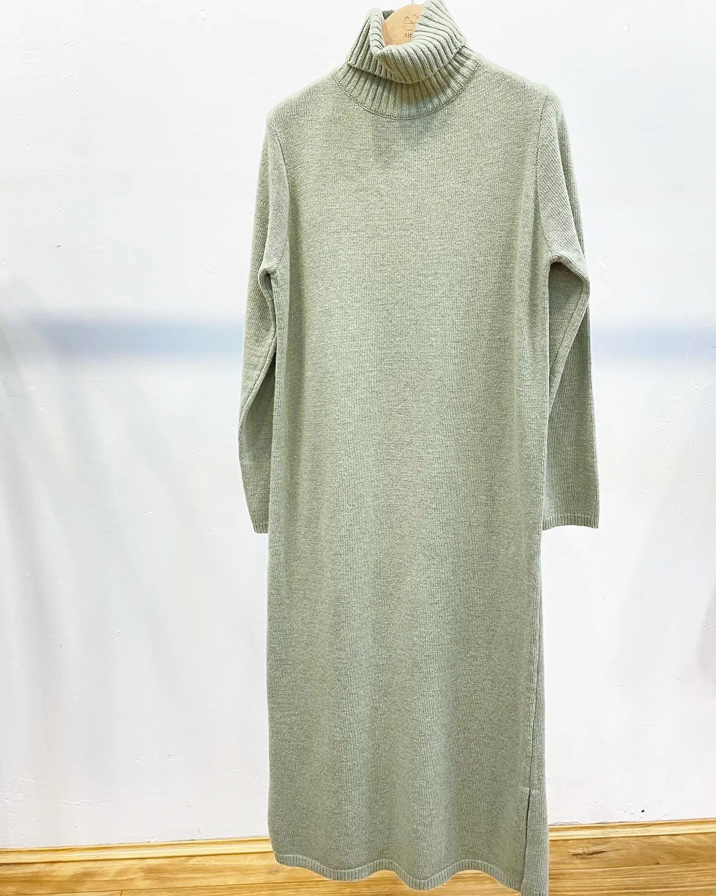 Turtle neck long wool dress