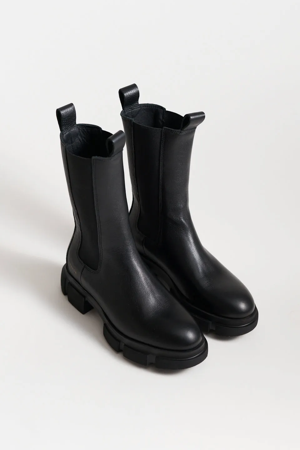 Vitello Black Chelsea Boots